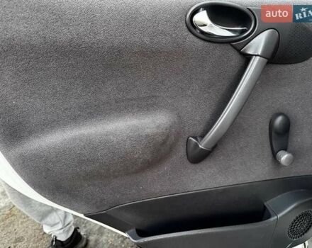 Белый Мерседес А класс, объемом двигателя 1.4 л и пробегом 180 тыс. км за 4250 $, фото 19 на Automoto.ua