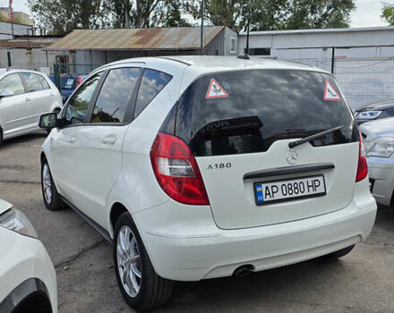 Мерседес А класс 2009 в Запорожье на Automoto.ua Белый Мерседес А класс, объемом двигателя 1.7 л и пробегом 129 тыс. км за 7999 $, фото 3 на Automoto.ua