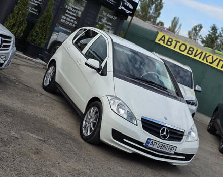 Мерседес А класс 2009 в Запорожье на Automoto.ua Белый Мерседес А класс, объемом двигателя 1.7 л и пробегом 129 тыс. км за 7999 $, фото 2 на Automoto.ua