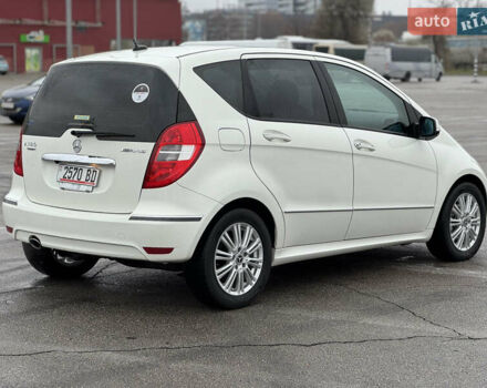 Білий Мерседес А клас, об'ємом двигуна 1.7 л та пробігом 42 тис. км за 8200 $, фото 6 на Automoto.ua