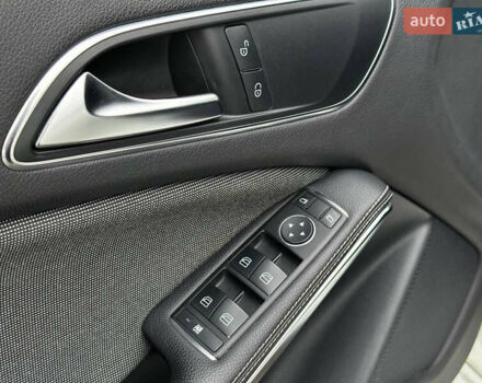 Білий Мерседес А клас, об'ємом двигуна 1.8 л та пробігом 131 тис. км за 12950 $, фото 31 на Automoto.ua