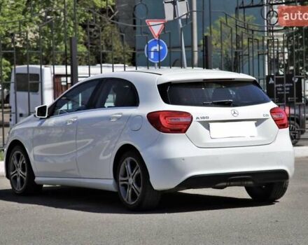 Мерседес А класс 2013 в Киеве на Automoto.ua Белый Мерседес А класс, объемом двигателя 1.8 л и пробегом 82 тыс. км за 17000 $, фото 1 на Automoto.ua