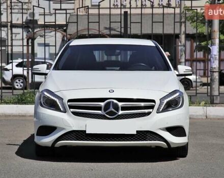 Мерседес А класс 2013 в Киеве на Automoto.ua Белый Мерседес А класс, объемом двигателя 1.8 л и пробегом 82 тыс. км за 17000 $, фото 3 на Automoto.ua