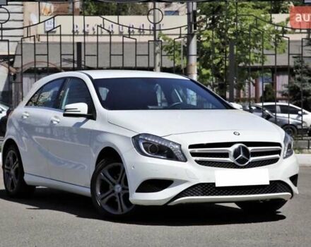 Мерседес А класс 2013 в Киеве на Automoto.ua Белый Мерседес А класс, объемом двигателя 1.8 л и пробегом 82 тыс. км за 17000 $, фото 4 на Automoto.ua