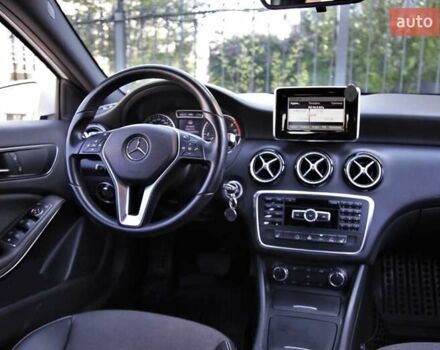 Мерседес А класс 2013 в Киеве на Automoto.ua Белый Мерседес А класс, объемом двигателя 1.8 л и пробегом 82 тыс. км за 17000 $, фото 11 на Automoto.ua