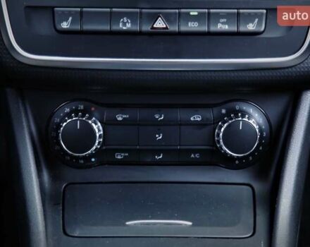 Мерседес А класс 2013 в Киеве на Automoto.ua Белый Мерседес А класс, объемом двигателя 1.8 л и пробегом 82 тыс. км за 17000 $, фото 16 на Automoto.ua