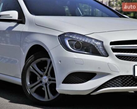 Мерседес А класс 2013 в Киеве на Automoto.ua Белый Мерседес А класс, объемом двигателя 1.8 л и пробегом 82 тыс. км за 17000 $, фото 2 на Automoto.ua