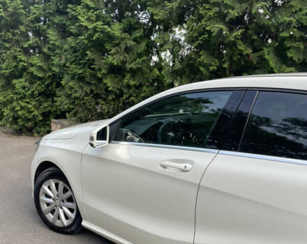 Білий Мерседес А клас, об'ємом двигуна 1.46 л та пробігом 123 тис. км за 17000 $, фото 5 на Automoto.ua