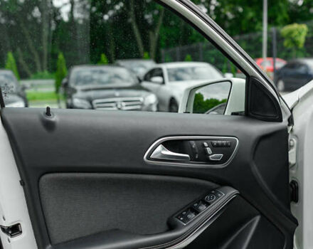 Мерседес А класс 2016 в Львове на Automoto.ua Белый Мерседес А класс, объемом двигателя 1.6 л и пробегом 50 тыс. км за 19000 $, фото 44 на Automoto.ua