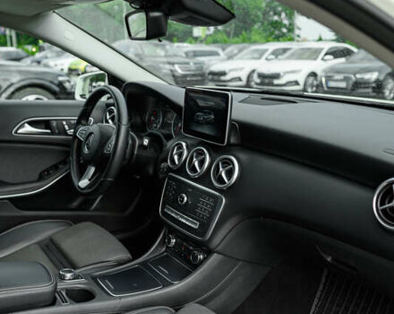 Мерседес А класс 2016 в Львове на Automoto.ua Белый Мерседес А класс, объемом двигателя 1.6 л и пробегом 50 тыс. км за 19000 $, фото 15 на Automoto.ua