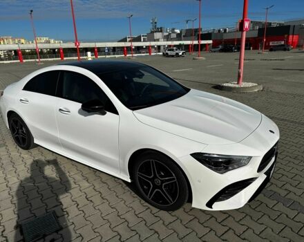 Мерседес А класс 2023 в Львове на Automoto.ua Белый Мерседес А класс, объемом двигателя 0 л и пробегом 25 тыс. км за 39717 $, фото 3 на Automoto.ua
