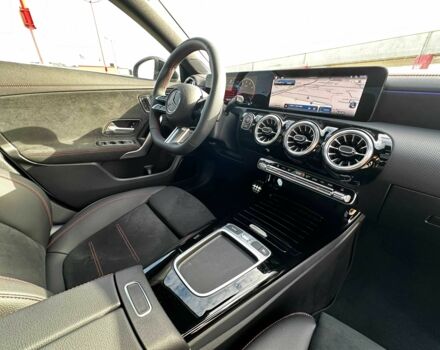 Мерседес А класс 2023 в Львове на Automoto.ua Белый Мерседес А класс, объемом двигателя 0 л и пробегом 25 тыс. км за 39717 $, фото 12 на Automoto.ua