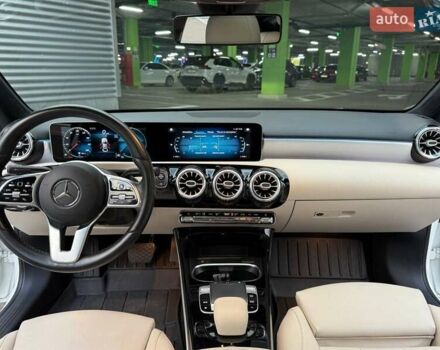 Белый Мерседес А класс, объемом двигателя 1.99 л и пробегом 42 тыс. км за 26990 $, фото 16 на Automoto.ua