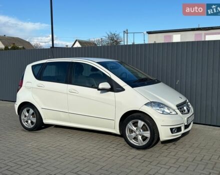 Белый Мерседес А класс, объемом двигателя 1.7 л и пробегом 147 тыс. км за 7650 $, фото 1 на Automoto.ua