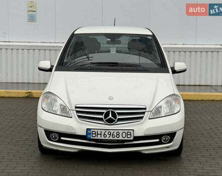 Белый Мерседес А класс, объемом двигателя 1.7 л и пробегом 152 тыс. км за 5500 $, фото 1 на Automoto.ua