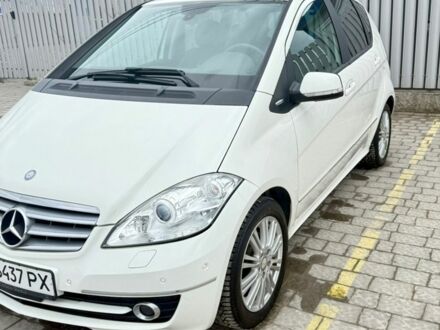 Белый Мерседес А класс, объемом двигателя 1.7 л и пробегом 132 тыс. км за 8500 $, фото 1 на Automoto.ua