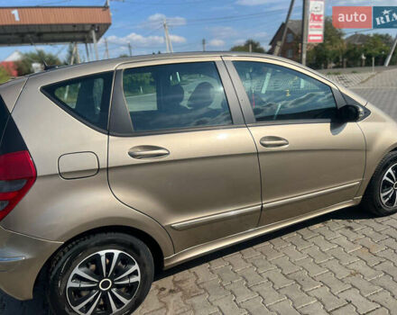 Бежевий Мерседес А клас, об'ємом двигуна 1.7 л та пробігом 150 тис. км за 6000 $, фото 3 на Automoto.ua