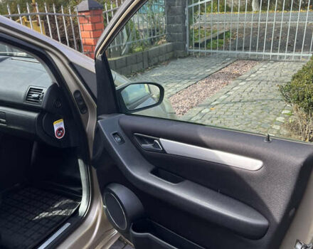 Мерседес А класс 2005 в Мукачеве на Automoto.ua Бежевый Мерседес А класс, объемом двигателя 1.99 л и пробегом 252 тыс. км за 4850 $, фото 7 на Automoto.ua