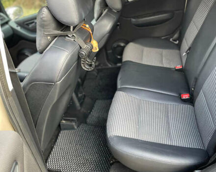 Бежевый Мерседес А класс, объемом двигателя 2 л и пробегом 300 тыс. км за 5800 $, фото 5 на Automoto.ua