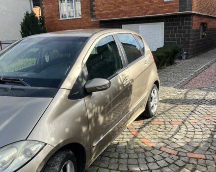 Мерседес А класс 2005 в Мукачеве на Automoto.ua Бежевый Мерседес А класс, объемом двигателя 1.99 л и пробегом 252 тыс. км за 4850 $, фото 2 на Automoto.ua