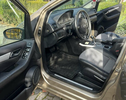 Мерседес А класс 2005 в Мукачеве на Automoto.ua Бежевый Мерседес А класс, объемом двигателя 1.99 л и пробегом 252 тыс. км за 4850 $, фото 12 на Automoto.ua