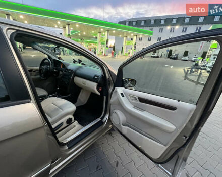 Мерседес А класс 2006 в Киеве на Automoto.ua Бежевый Мерседес А класс, объемом двигателя 1.5 л и пробегом 303 тыс. км за 4100 $, фото 13 на Automoto.ua