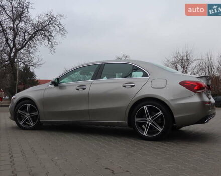 Мерседес А класс 2019 в Одессе на Automoto.ua Бежевый Мерседес А класс, объемом двигателя 1.99 л и пробегом 77 тыс. км за 26000 $, фото 3 на Automoto.ua