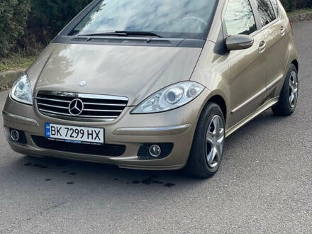 Мерседес А класс 2005 в Ровно на Automoto.ua Бежевый Мерседес А класс, объемом двигателя 2 л и пробегом 300 тыс. км за 5900 $, фото 1 на Automoto.ua