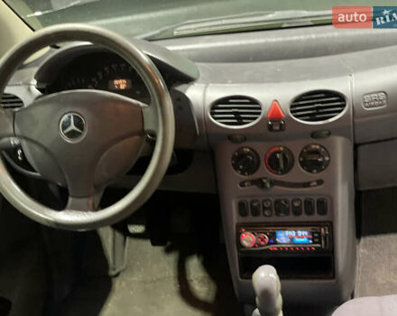 Черный Мерседес А класс, объемом двигателя 1.6 л и пробегом 270 тыс. км за 2450 $, фото 22 на Automoto.ua