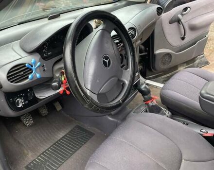 Черный Мерседес А класс, объемом двигателя 1.69 л и пробегом 350 тыс. км за 3500 $, фото 5 на Automoto.ua