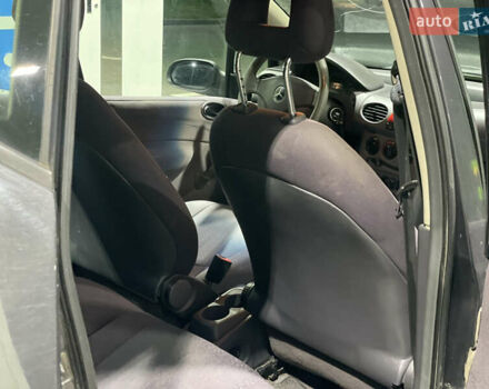 Черный Мерседес А класс, объемом двигателя 1.6 л и пробегом 270 тыс. км за 2450 $, фото 23 на Automoto.ua