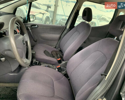 Чорний Мерседес А клас, об'ємом двигуна 1.7 л та пробігом 248 тис. км за 2800 $, фото 7 на Automoto.ua