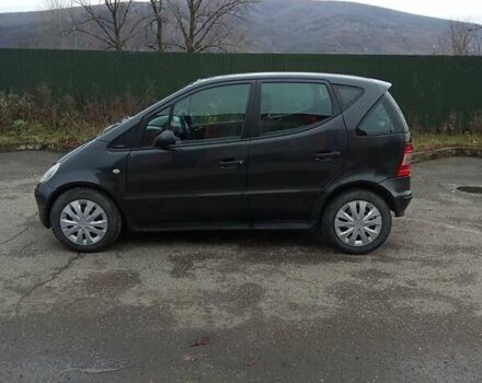 Черный Мерседес А класс, объемом двигателя 1.7 л и пробегом 246 тыс. км за 2150 $, фото 2 на Automoto.ua