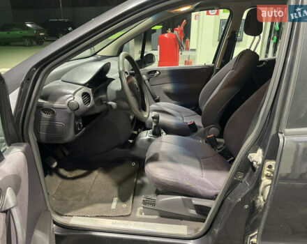 Черный Мерседес А класс, объемом двигателя 1.6 л и пробегом 270 тыс. км за 2450 $, фото 29 на Automoto.ua