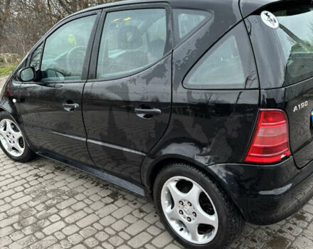 Чорний Мерседес А клас, об'ємом двигуна 1.9 л та пробігом 210 тис. км за 3000 $, фото 2 на Automoto.ua