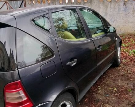 Черный Мерседес А класс, объемом двигателя 1.7 л и пробегом 255 тыс. км за 1600 $, фото 2 на Automoto.ua