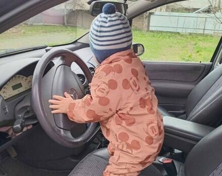 Чорний Мерседес А клас, об'ємом двигуна 1.6 л та пробігом 217 тис. км за 4800 $, фото 1 на Automoto.ua