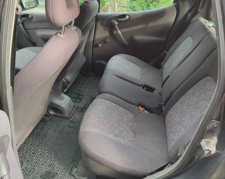 Чорний Мерседес А клас, об'ємом двигуна 1.37 л та пробігом 262 тис. км за 2500 $, фото 2 на Automoto.ua