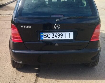 Черный Мерседес А класс, объемом двигателя 1.9 л и пробегом 212 тыс. км за 3999 $, фото 4 на Automoto.ua
