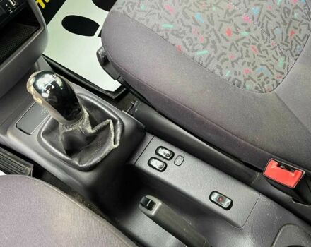 Черный Мерседес А класс, объемом двигателя 1.7 л и пробегом 289 тыс. км за 3999 $, фото 12 на Automoto.ua