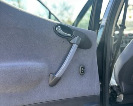 Чорний Мерседес А клас, об'ємом двигуна 1.6 л та пробігом 250 тис. км за 1350 $, фото 11 на Automoto.ua