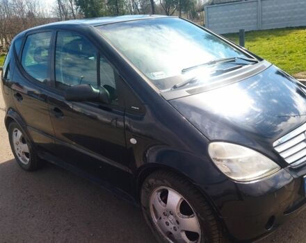 Черный Мерседес А класс, объемом двигателя 1.9 л и пробегом 212 тыс. км за 3999 $, фото 5 на Automoto.ua