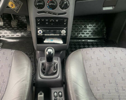 Черный Мерседес А класс, объемом двигателя 1.6 л и пробегом 201 тыс. км за 2999 $, фото 13 на Automoto.ua