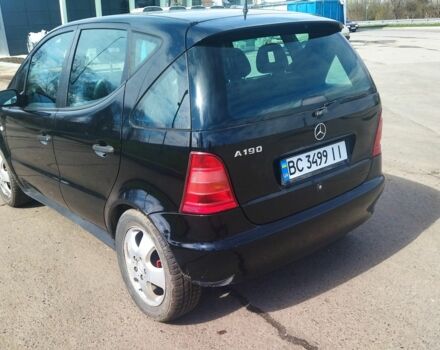 Черный Мерседес А класс, объемом двигателя 1.9 л и пробегом 212 тыс. км за 3999 $, фото 3 на Automoto.ua