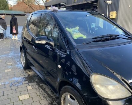 Черный Мерседес А класс, объемом двигателя 1.7 л и пробегом 260 тыс. км за 2750 $, фото 2 на Automoto.ua