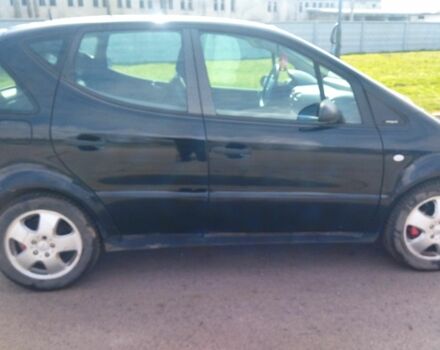 Черный Мерседес А класс, объемом двигателя 1.9 л и пробегом 212 тыс. км за 3999 $, фото 6 на Automoto.ua