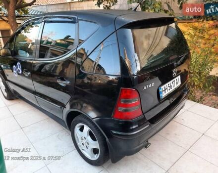 Черный Мерседес А класс, объемом двигателя 1.4 л и пробегом 298 тыс. км за 3200 $, фото 3 на Automoto.ua