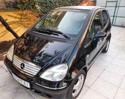 Черный Мерседес А класс, объемом двигателя 1.4 л и пробегом 298 тыс. км за 3200 $, фото 2 на Automoto.ua