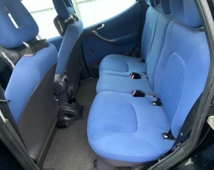 Черный Мерседес А класс, объемом двигателя 1.7 л и пробегом 284 тыс. км за 5000 $, фото 3 на Automoto.ua