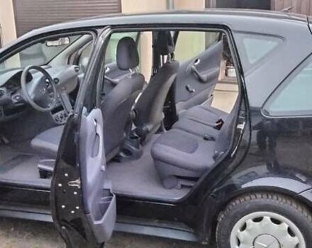 Черный Мерседес А класс, объемом двигателя 1.6 л и пробегом 210 тыс. км за 4300 $, фото 13 на Automoto.ua